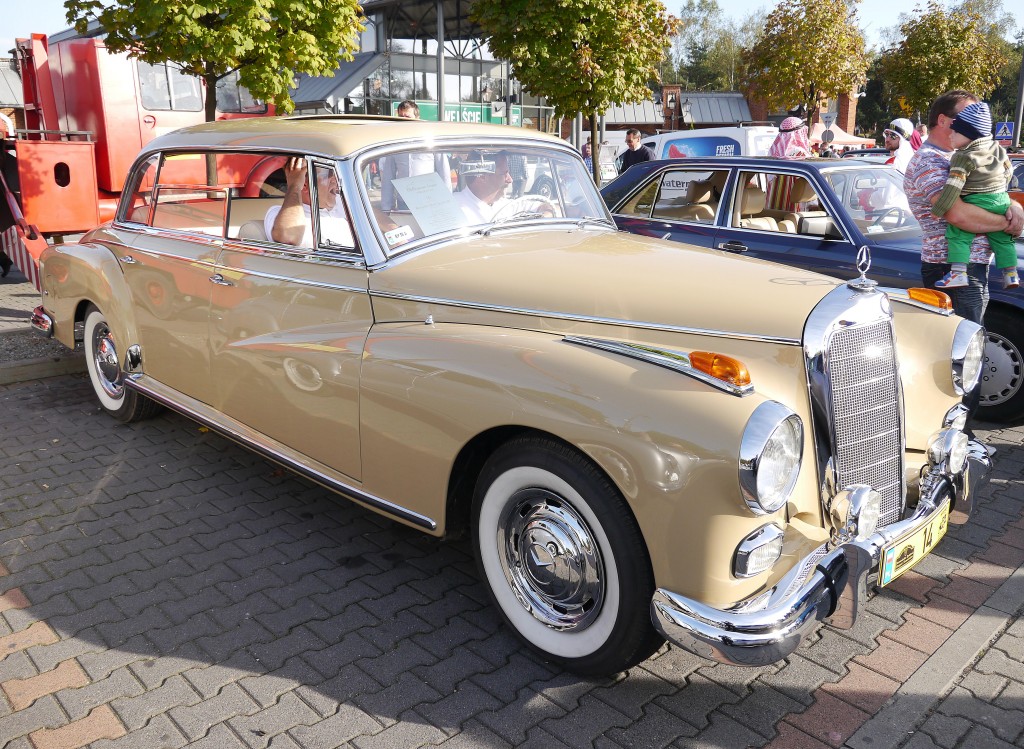 Kliknij obrazek, aby uzyskać większą wersję

Nazwa:	Mercedes-Benz W189.jpg
Wyświetleń:	186
Rozmiar:	287,5 KB
ID:	133981
