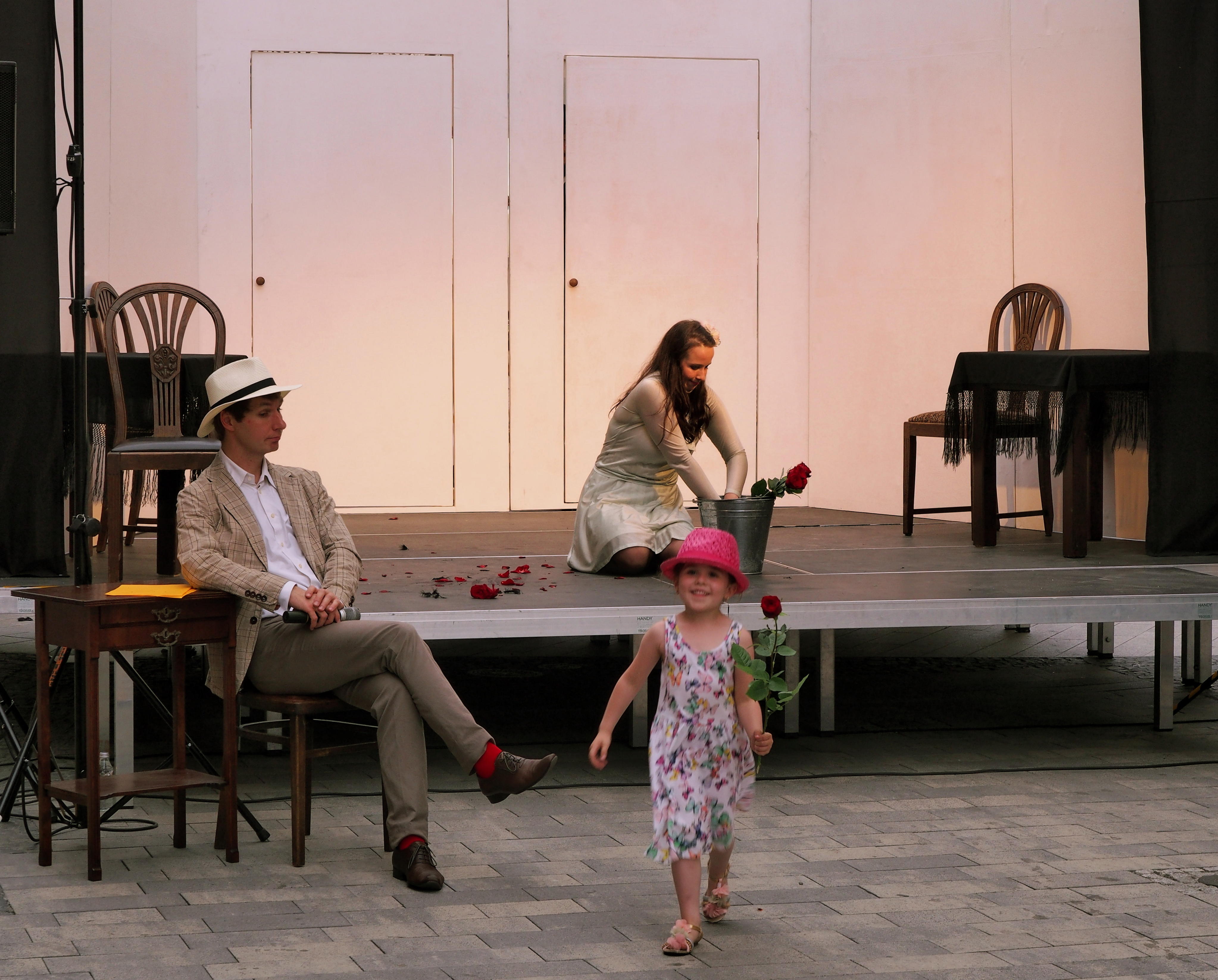 Kliknij obrazek, aby uzyskać większą wersję

Nazwa:	Retro...UB.jpg
Wyświetleń:	165
Rozmiar:	1,01 MB
ID:	149983