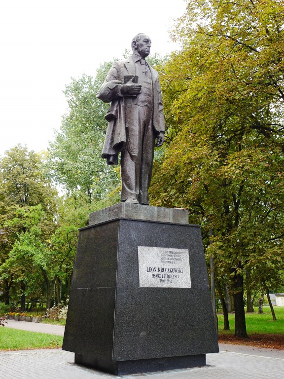 Kliknij obrazek, aby uzyskać większą wersję

Nazwa:	Leon Kruczkowski.jpg
Wyświetleń:	221
Rozmiar:	196,8 KB
ID:	159463