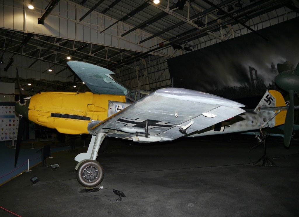 Kliknij obrazek, aby uzyskać większą wersję

Nazwa:	Bf 109 E-3.jpg
Wyświetleń:	313
Rozmiar:	145,3 KB
ID:	163435