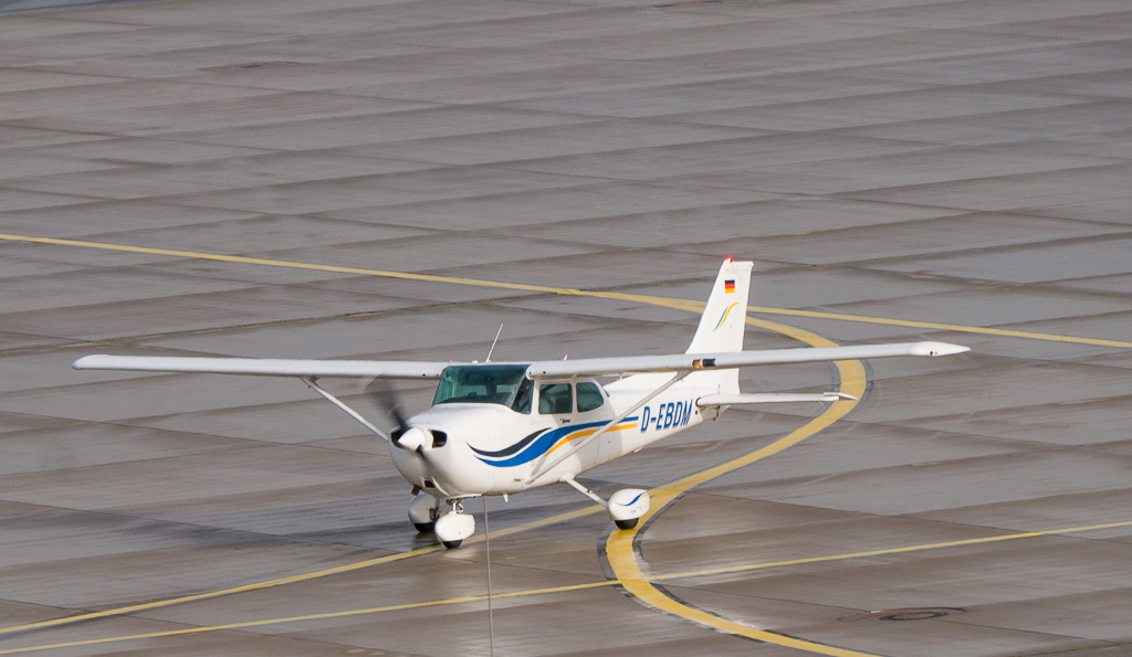 Kliknij obrazek, aby uzyskać większą wersję

Nazwa:	Cessna 172-1180166.jpg
Wyświetleń:	203
Rozmiar:	413,6 KB
ID:	164331