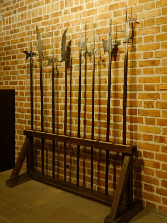 Kliknij obrazek, aby uzyskać większą wersję

Nazwa:	Halabardy.jpg
Wyświetleń:	738
Rozmiar:	128,1 KB
ID:	164483