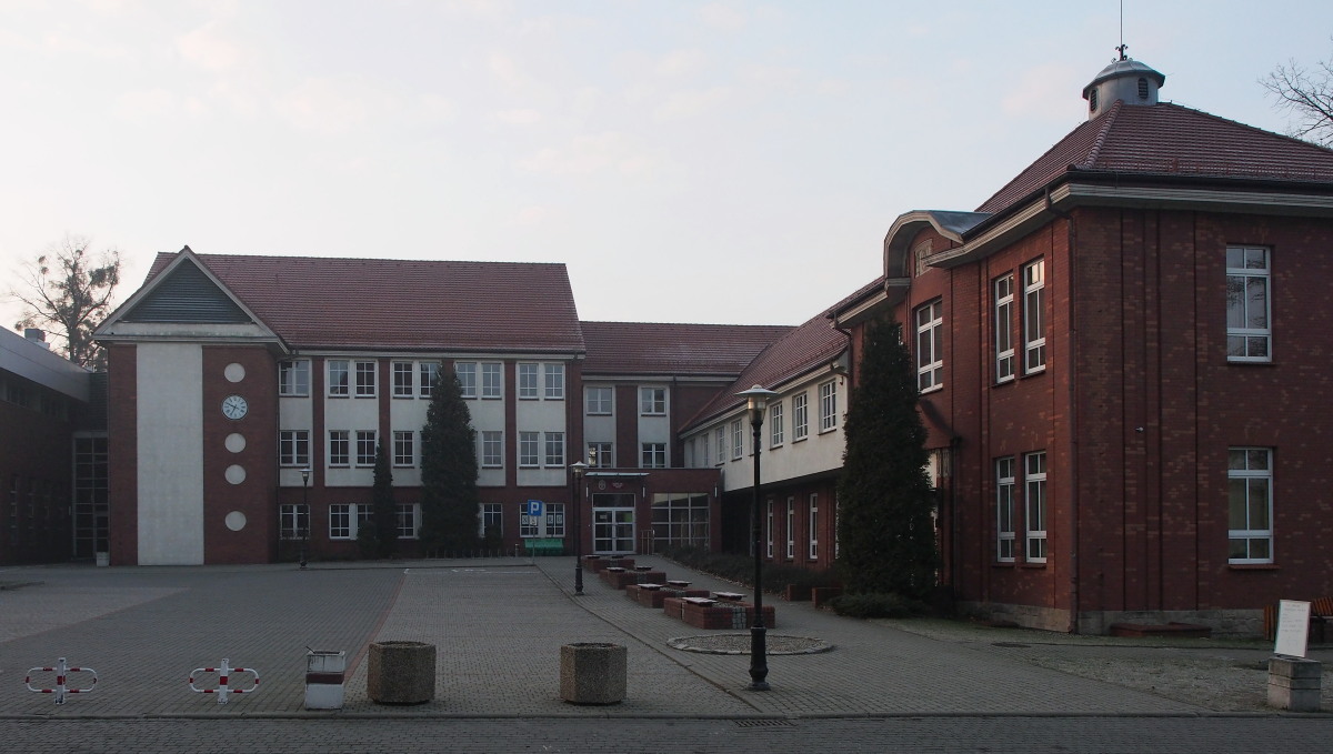 Kliknij obrazek, aby uzyskać większą wersję

Nazwa:	Kampus...AB.jpg
Wyświetleń:	240
Rozmiar:	187,2 KB
ID:	168230