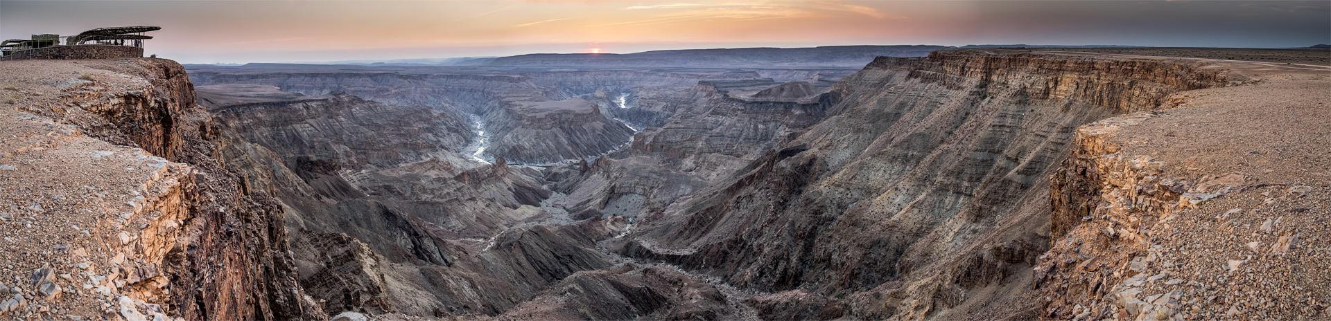 Nazwa:  Panorama2.jpg
Wyświetleń: 309
Rozmiar:  695,2 KB