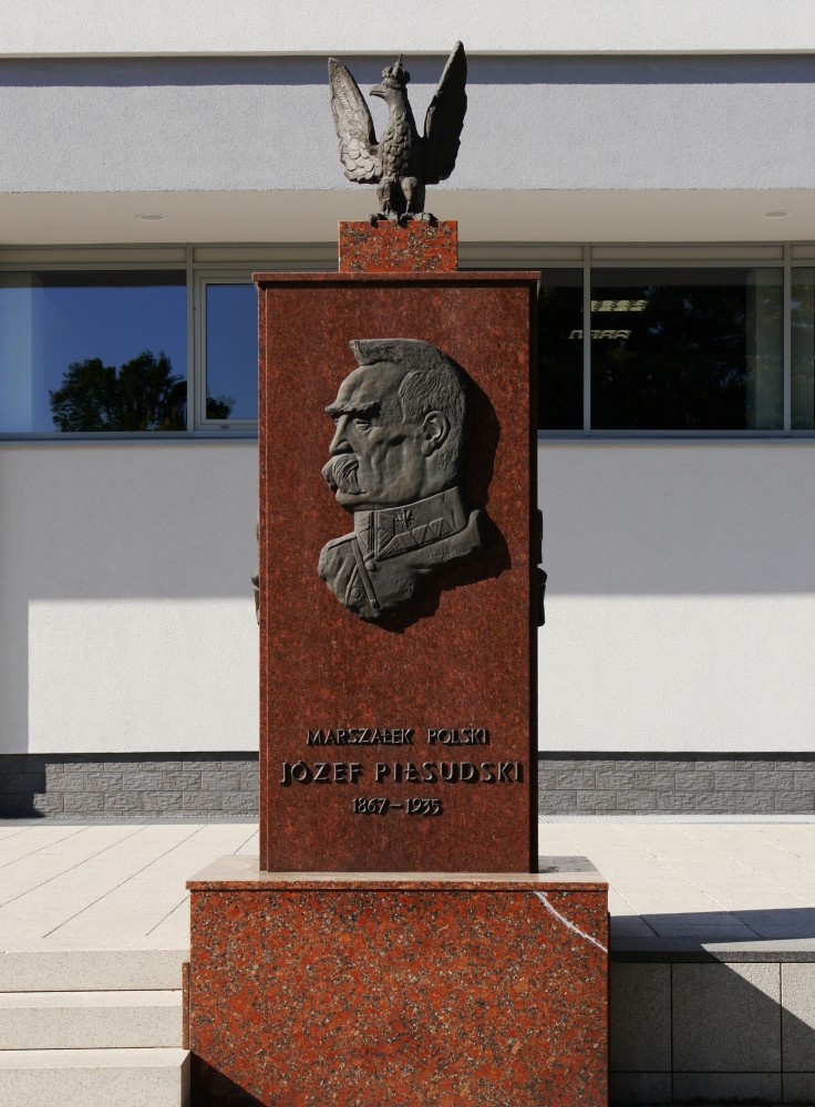 Kliknij obrazek, aby uzyskać większą wersję

Nazwa:	Józef Piłsudski.jpg
Wyświetleń:	216
Rozmiar:	186,5 KB
ID:	200875