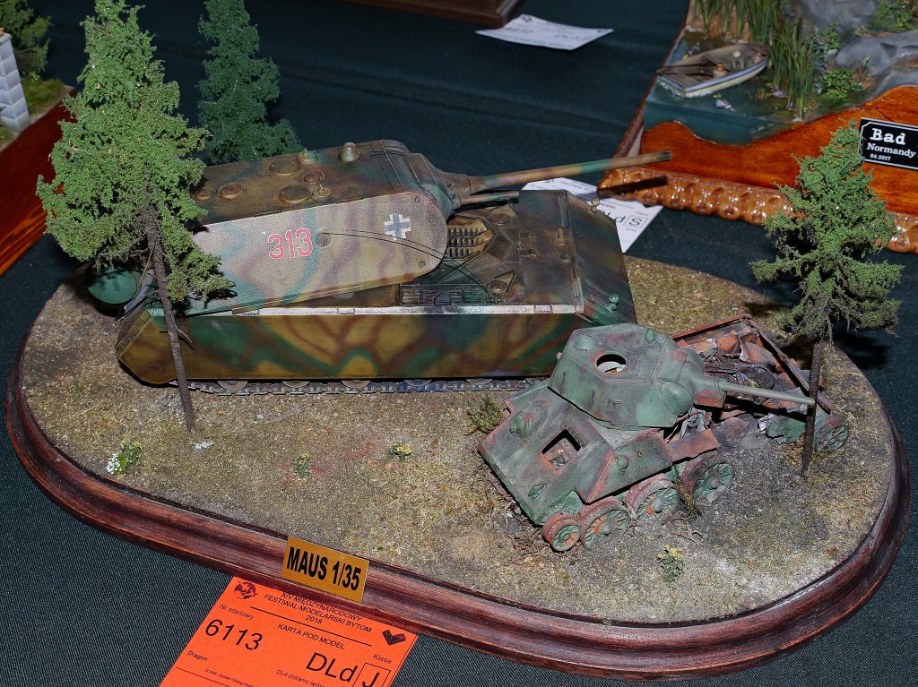 Kliknij obrazek, aby uzyskać większą wersję

Nazwa:	Maus, T-34.jpg
Wyświetleń:	407
Rozmiar:	333,0 KB
ID:	205138