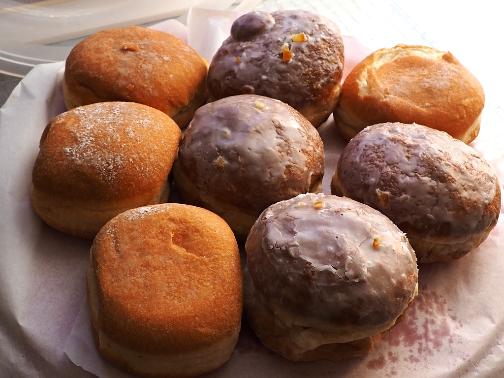 Nazwa:  pączki.jpg
Wyświetleń: 266
Rozmiar:  595,2 KB