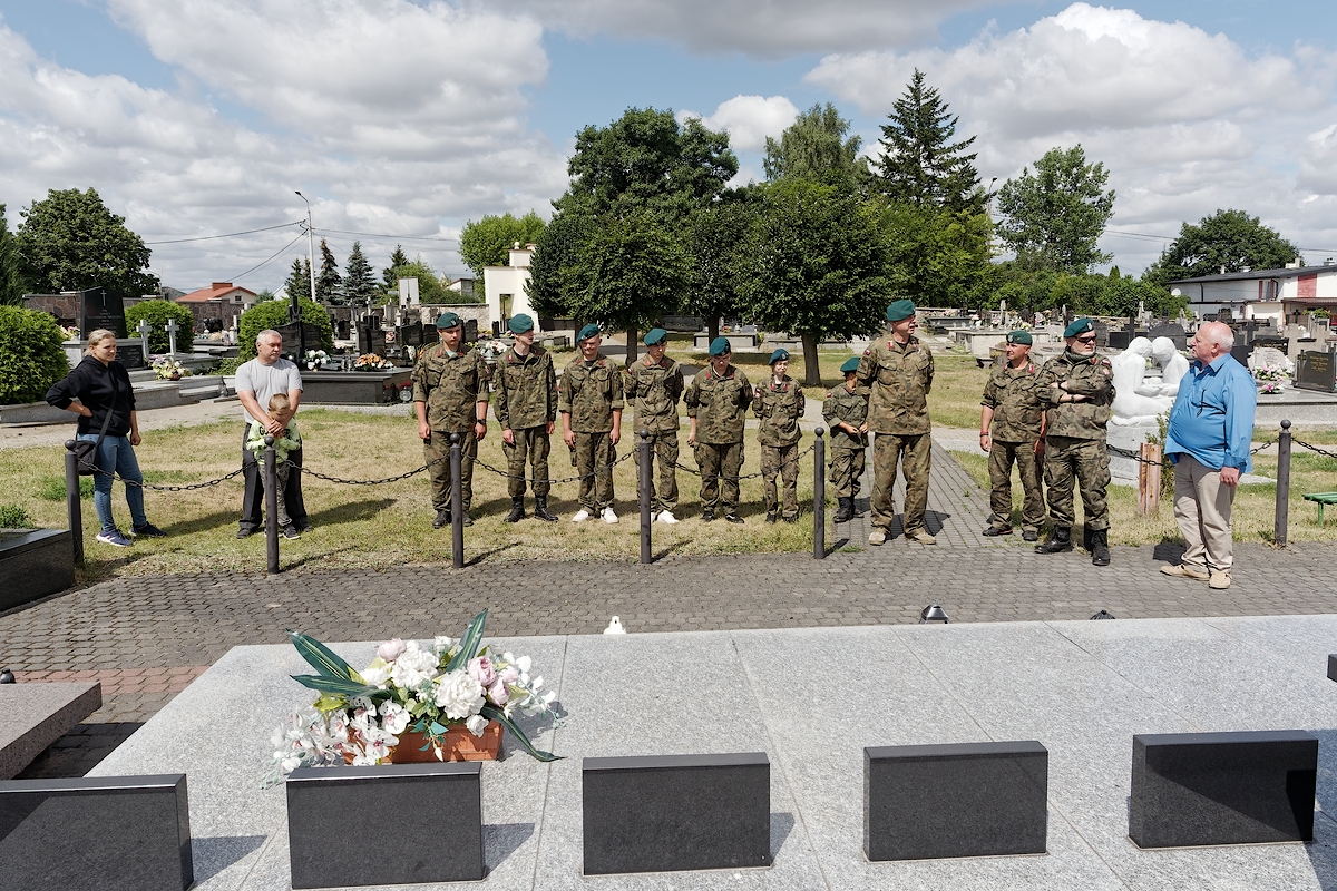 Nazwa:  strzelcy.jpg
Wyświetleń: 134
Rozmiar:  1.011,9 KB