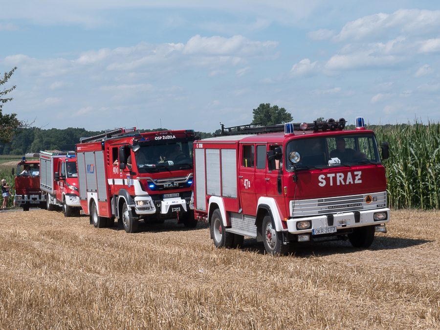Kliknij obrazek, aby uzyskać większą wersję

Nazwa:	Grupa przy wjezdzie-1013310.jpg
Wyświetleń:	264
Rozmiar:	614,4 KB
ID:	256983
