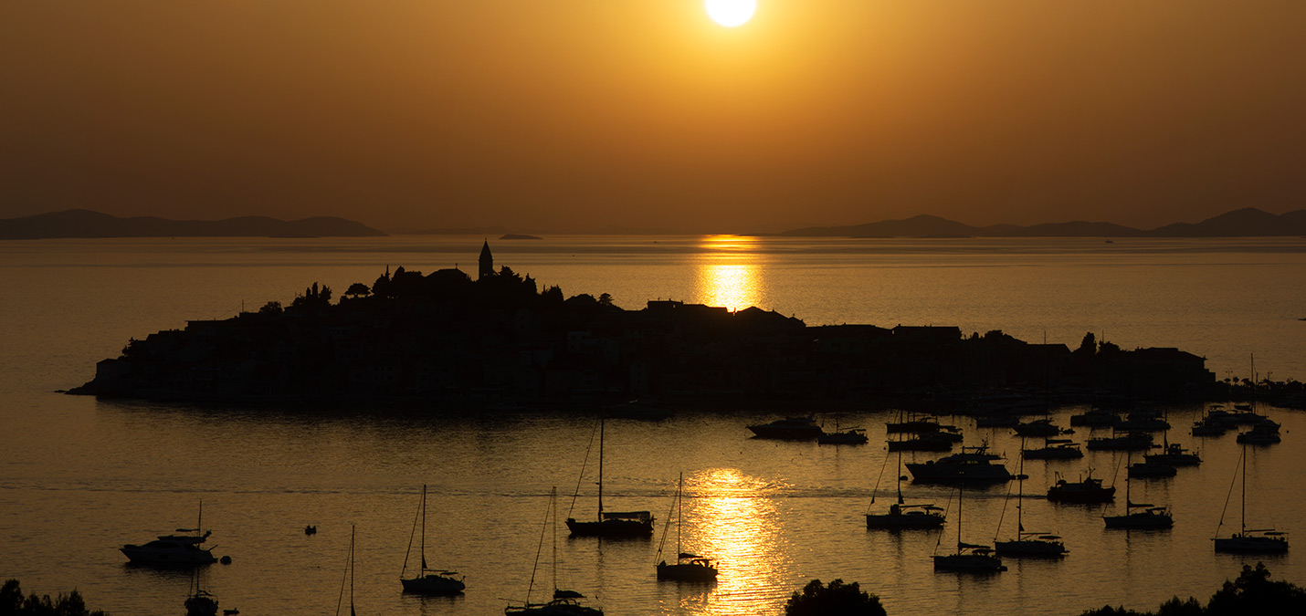 Nazwa:  trogir_panorama_01_1.jpg
Wyświetleń: 61
Rozmiar:  226,0 KB