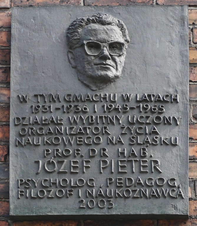 Kliknij obrazek, aby uzyskać większą wersję

Nazwa:	JĂłzef Pieter.jpg
Wyświetleń:	86
Rozmiar:	162,7 KB
ID:	167757