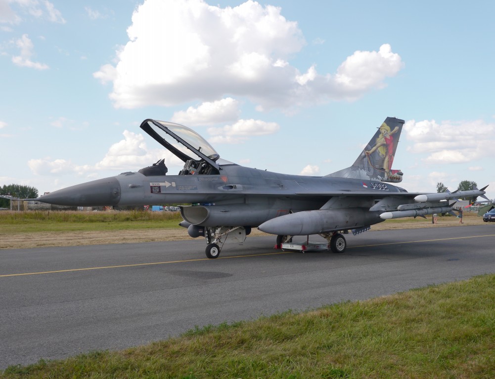 Kliknij obrazek, aby uzyskać większą wersję

Nazwa:	F-16AM (1).jpg
Wyświetleń:	237
Rozmiar:	147,9 KB
ID:	171296